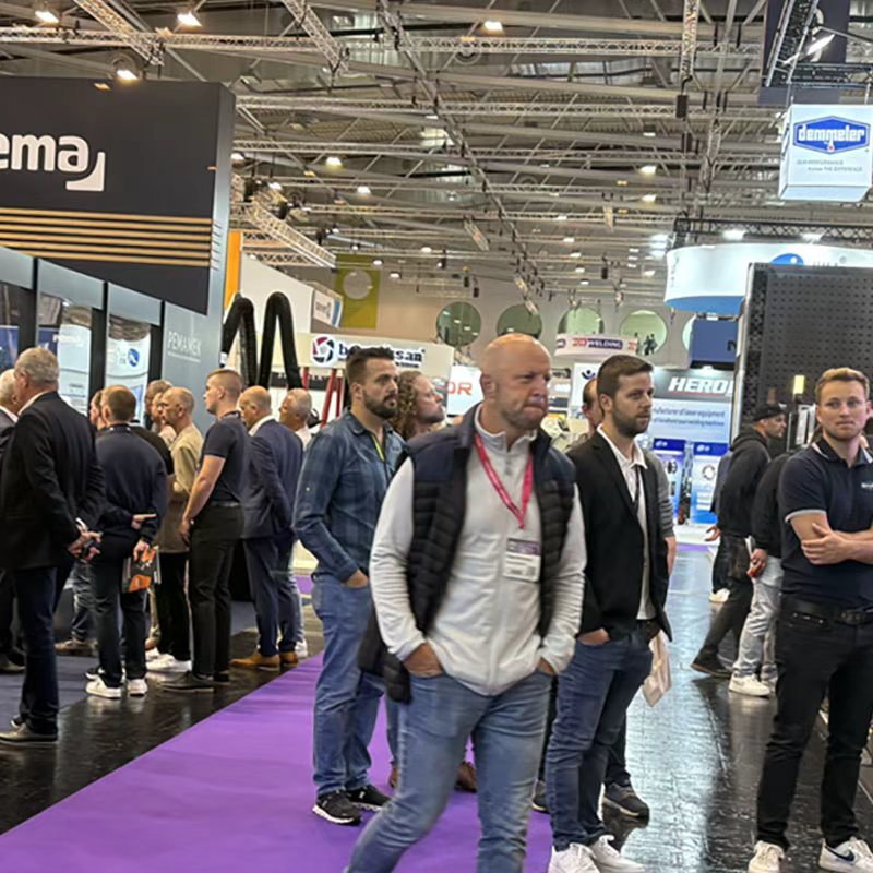 PAPR firmy NEW AIR błyszczy na targach SCHWEISSEN & SCHNEIDEN 2025, przyciągając tłumy